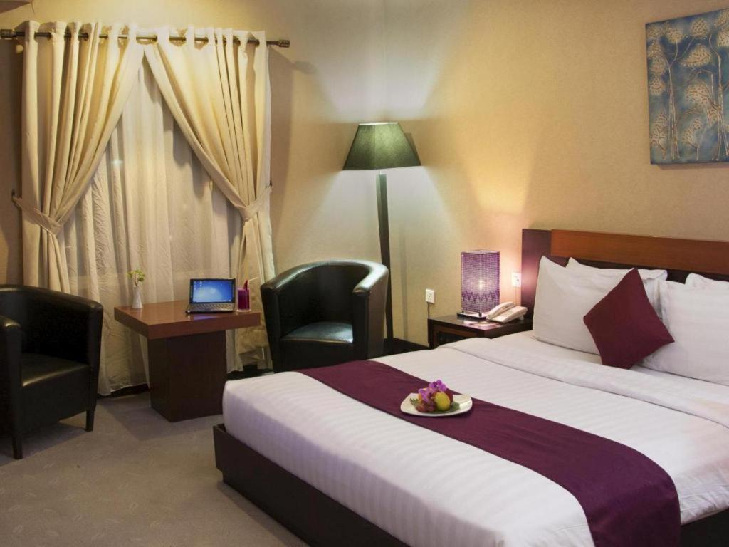 Orchardz Hotel Gajah Mada Pontianak Exteriör bild